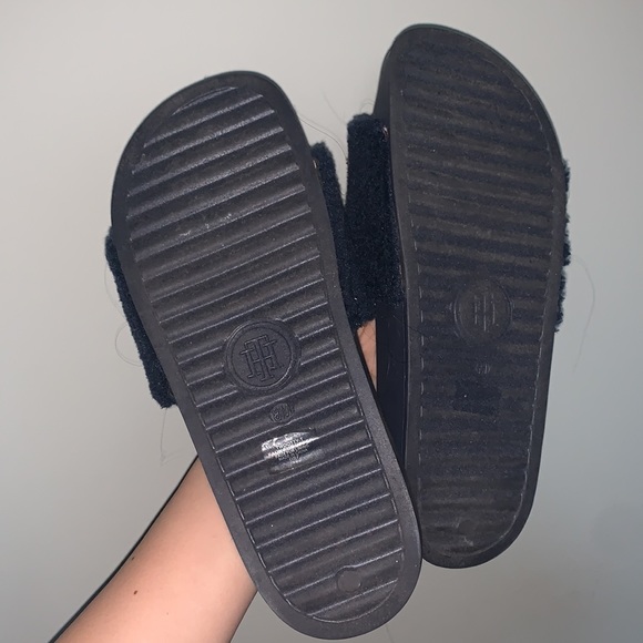 Tommy Hilfiger slippers - Picture 2 of 3